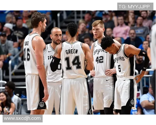 马刺选择摆烂策略波波维奇因轮休主力遭联盟罚款引发热议