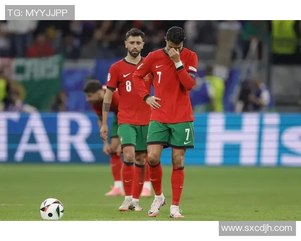 2004年欧洲杯C罗泪洒赛场感人瞬间背后的故事与情感解析